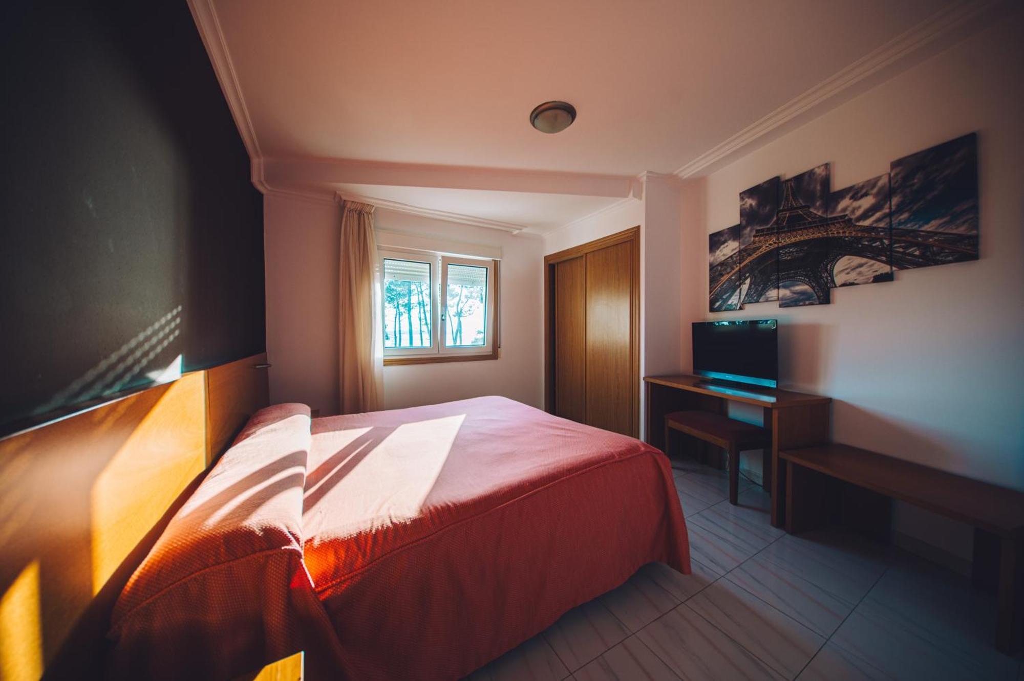 Hotel Dinajan Villanueva De Arosa Buitenkant foto