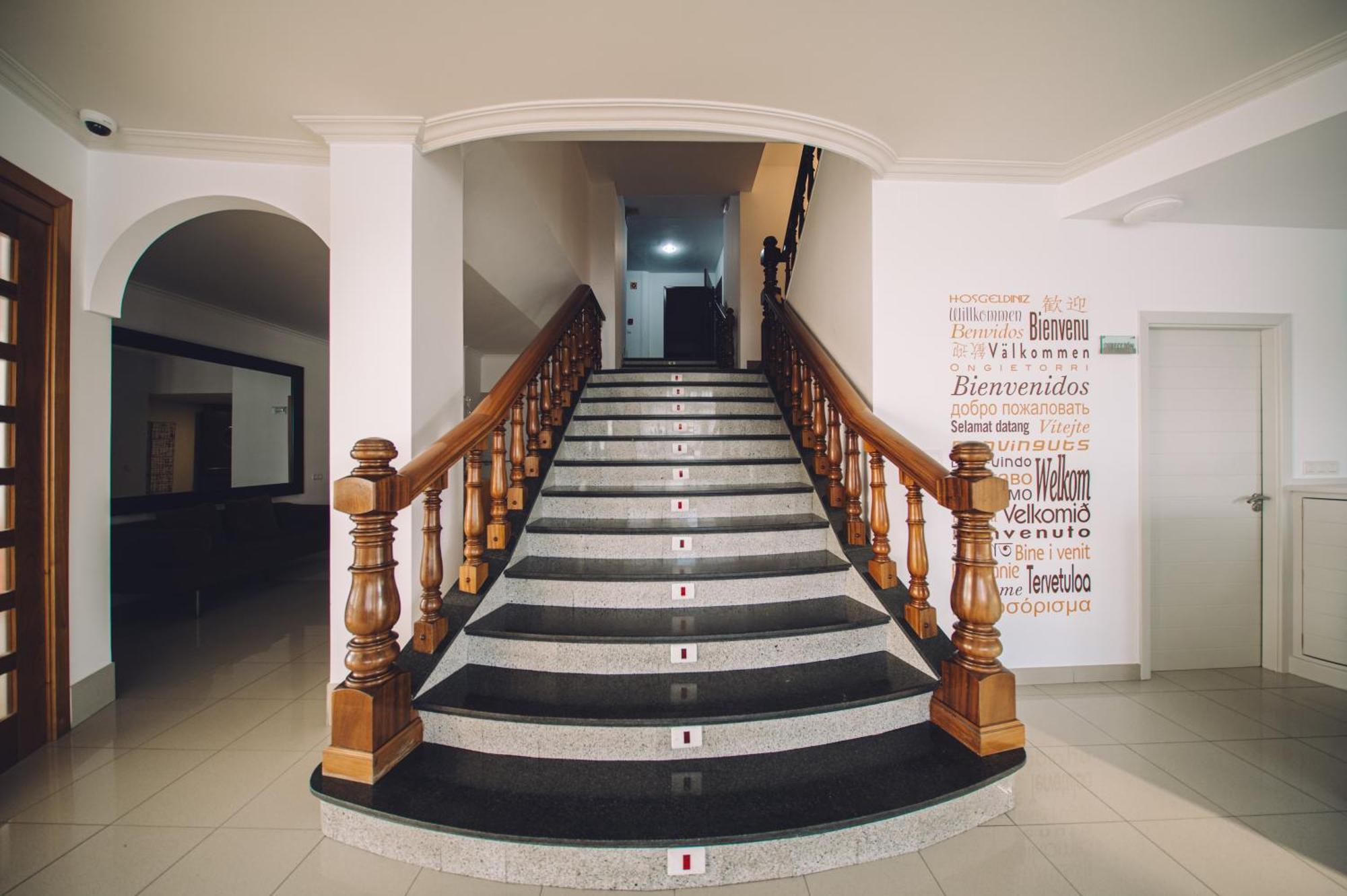 Hotel Dinajan Villanueva De Arosa Buitenkant foto