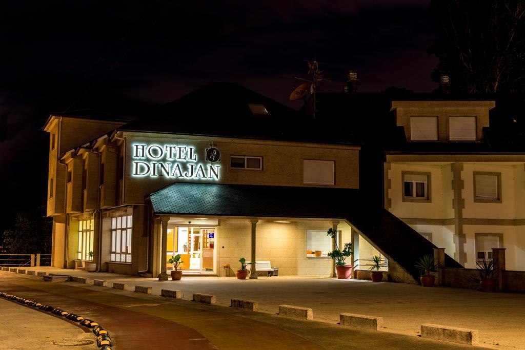 Hotel Dinajan Villanueva De Arosa Buitenkant foto